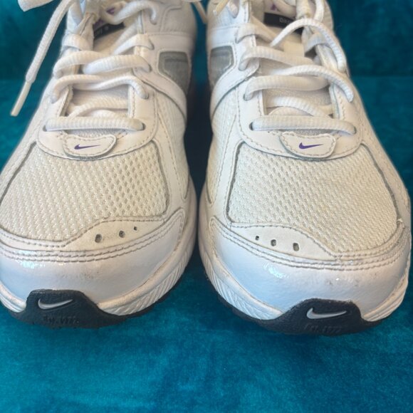 Womens Nike Dart 9 athletic shoes SZ 8.5 - White with bright violet snd silver - Picture 6 of 7